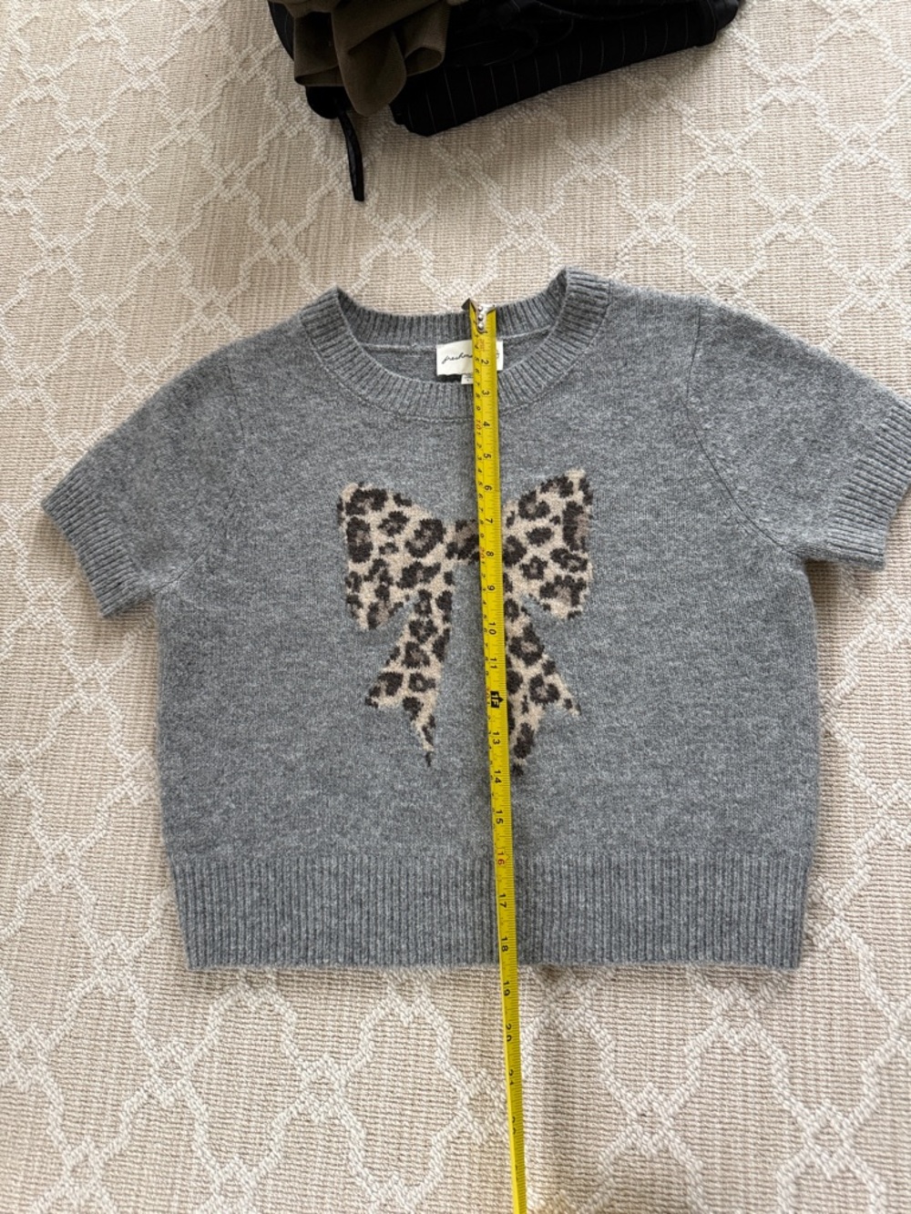 Short-Sleeve Gray Sweater Top with Leopard Bow Detail